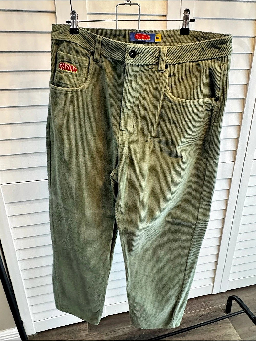 Gyrate Corduroy Straight Leg Pants in Green Size 36